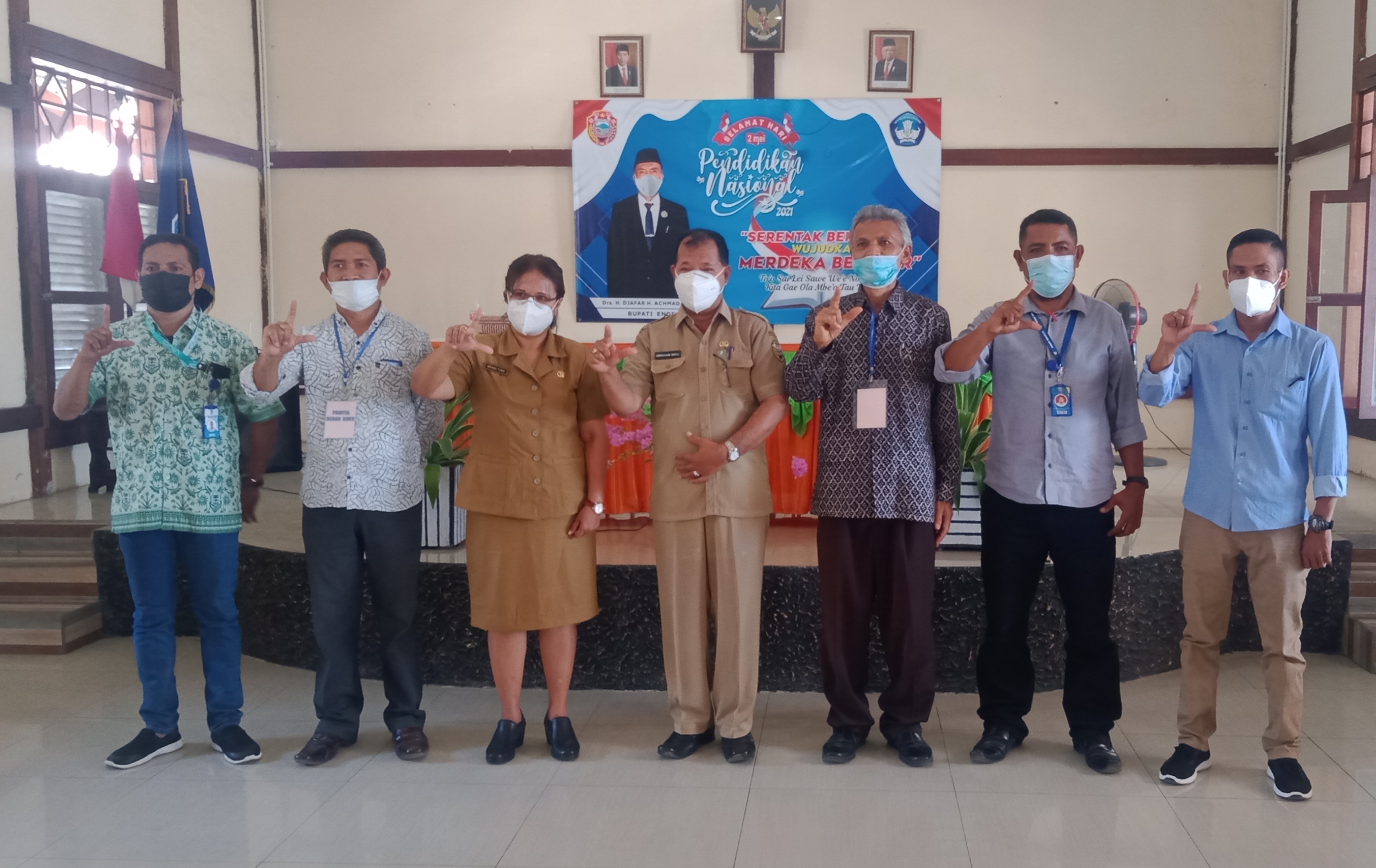 Bupati Ende Apresiasi Buku “Pondok Literasi Pancasila” Karya Aloysius Kelen