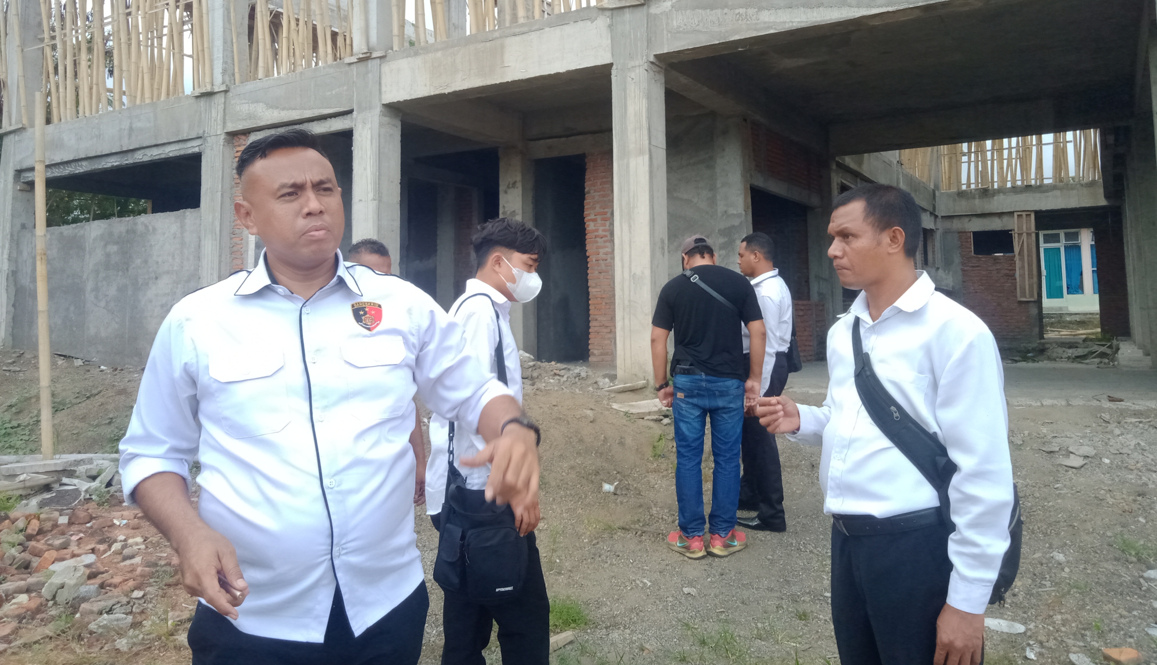 Dipimpin Kasat Reskrim, Tim Unit Tipikor Polres Ende Datangi Lokasi Pembangunan Puskesmas Kota Ratu, Ada Apa ?