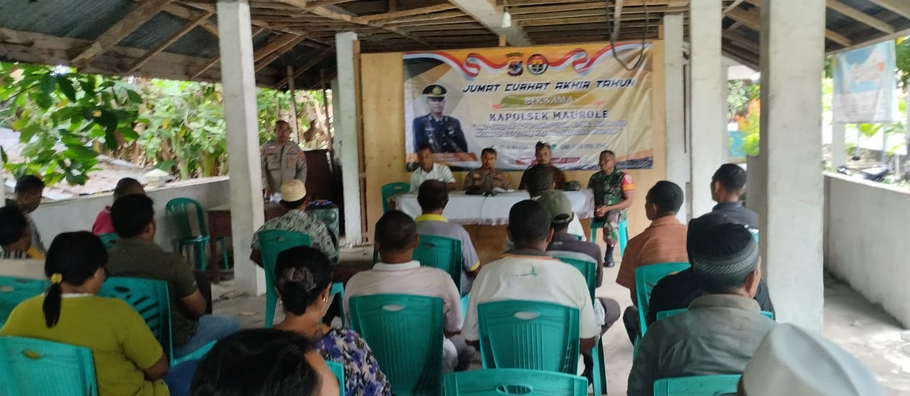 Kapolsek Maurole IPDA Syaiban Dengar Langsung Curhatan Masyarakat Saat Gelar Program Jumat Curhat