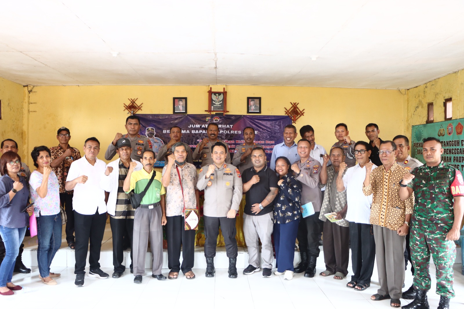 Kapolres Ende Gelar Jumad Curhat Di Kelurahan Paupire, Warga Usulkan Polisi Tindak Tegas Pengendara Yang Tidak Tertib Lalulintas