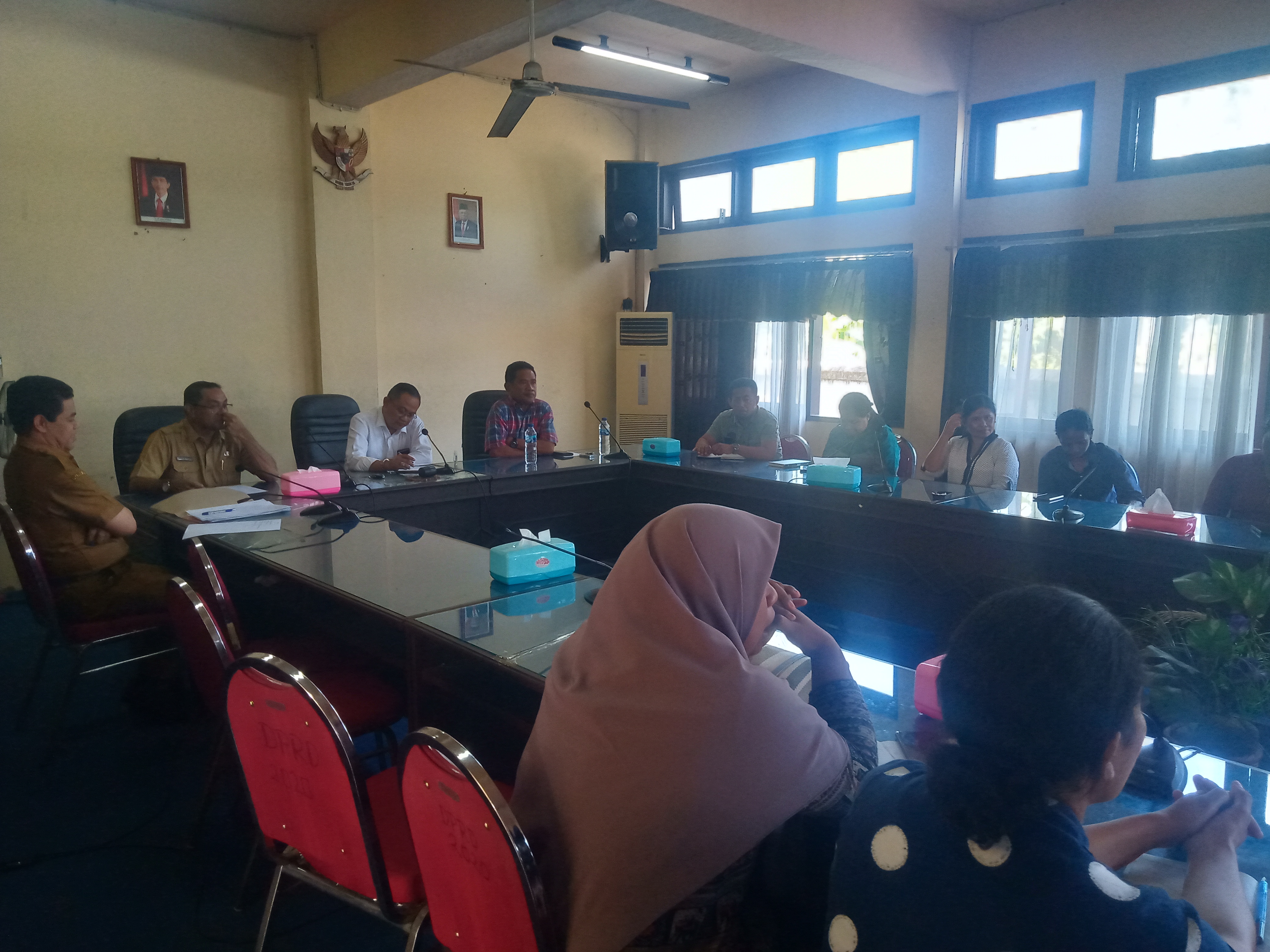 Guru Honor Sekolah Swasta Lolos Pasinggred Datangi DPRD Ende,  Yani Kota Minta Pemerintah Jangan Anak Tirikan Guru Sekolah Swasta