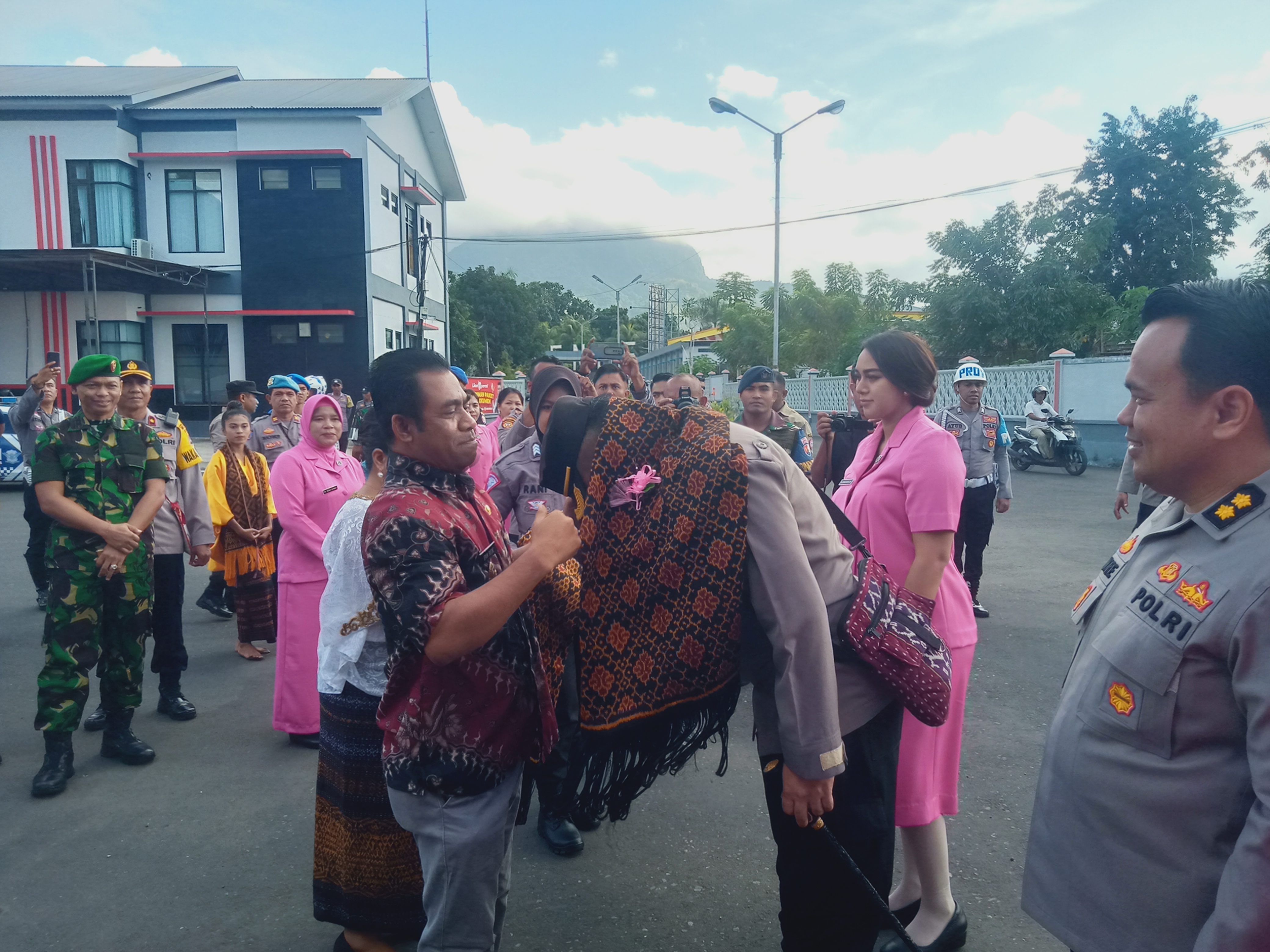 Tiba Di Ende, Kapolres AKBP I Gede Ngura Joni Mahardika Diterima Wakil Bupati, Ketua DPRD Dan Muspida