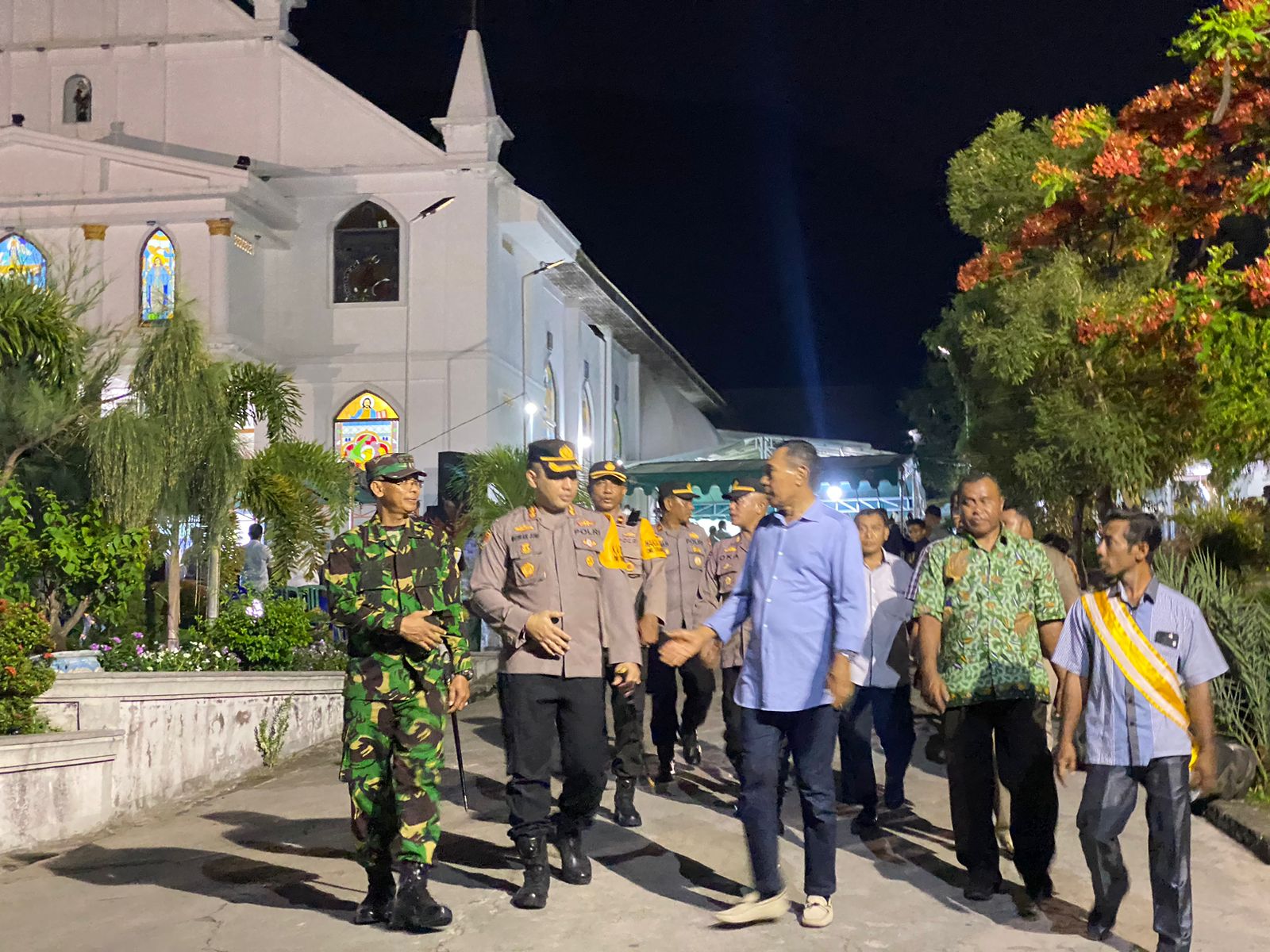 Kapolres,Dandim Dan Forkopimda Kabupaten Ende Pantau Perayaan Misa Malam Natal