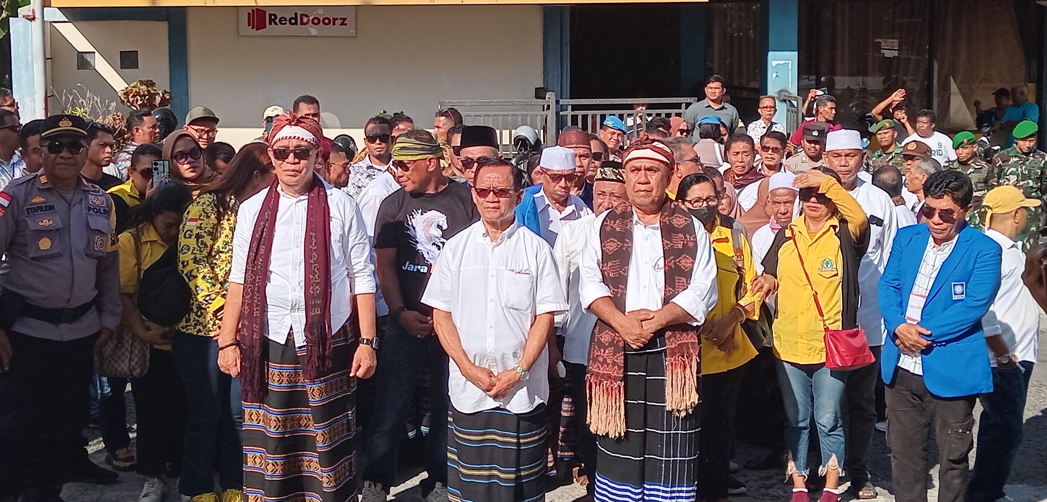 Daftar Hari Pertama,  KPU Nyatakan Berkas Lori-Damran Lengkap Untuk  Di Proses Ke Tahap Selanjutnya 