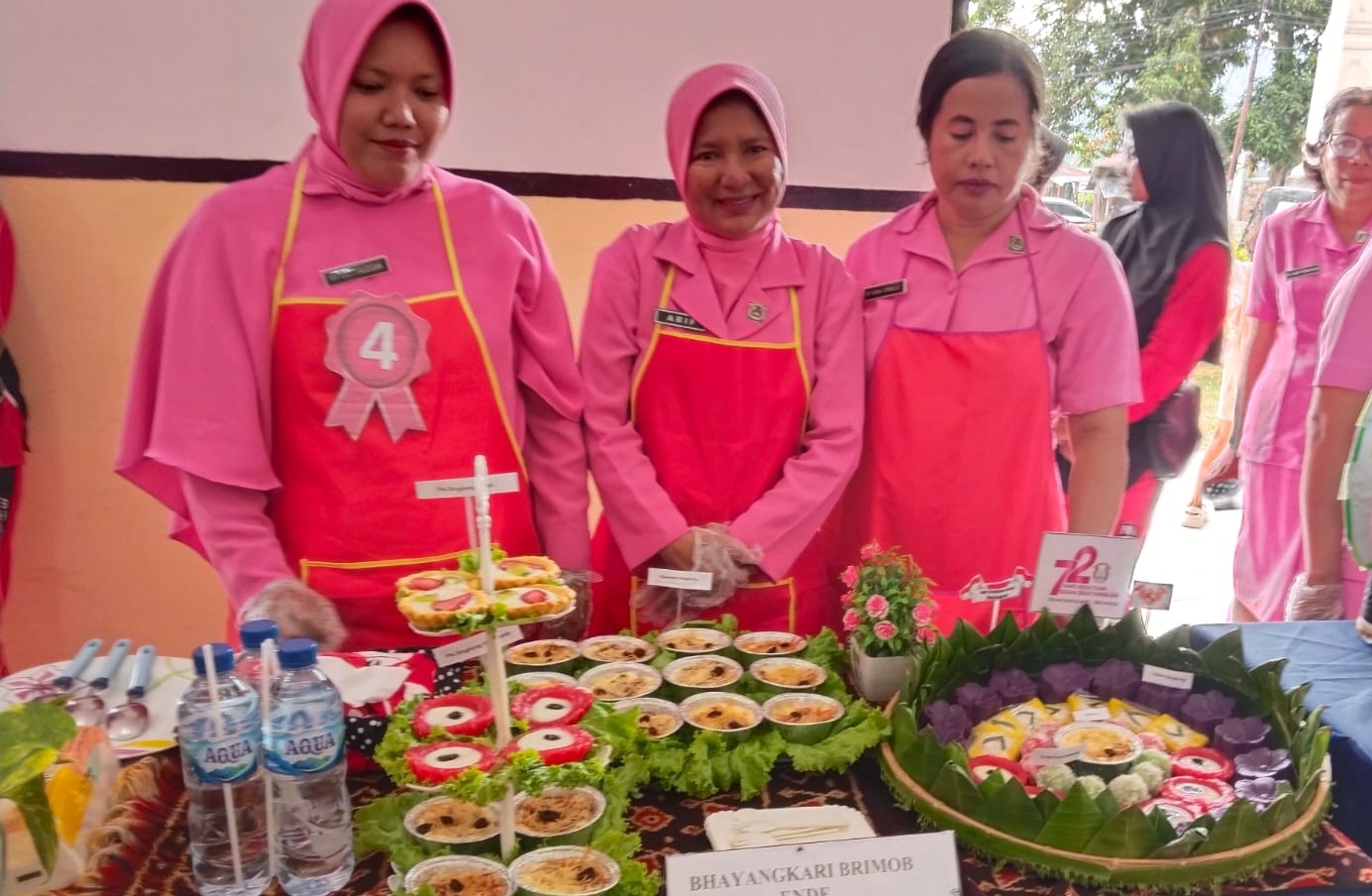 Bhayangkari Sat Brimob Kompi 3 Yon B Ende Juara Harapan 1  Lomba Membuat Dan Merias Kue Dari Ubi-Ubian Tingkat Polres Ende