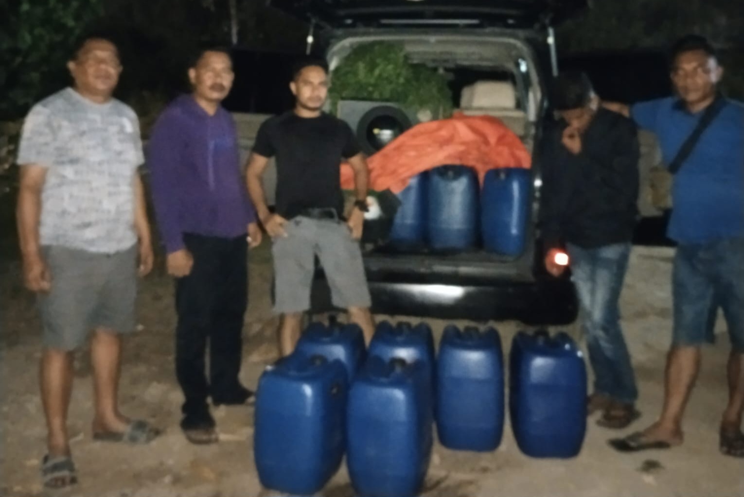 ​Sat Resnarkoba Polres Ende Sita  350 Liter Miras Jenis Moke Dari Sebuah Angkutan Umum Rute Bajawa-Ende