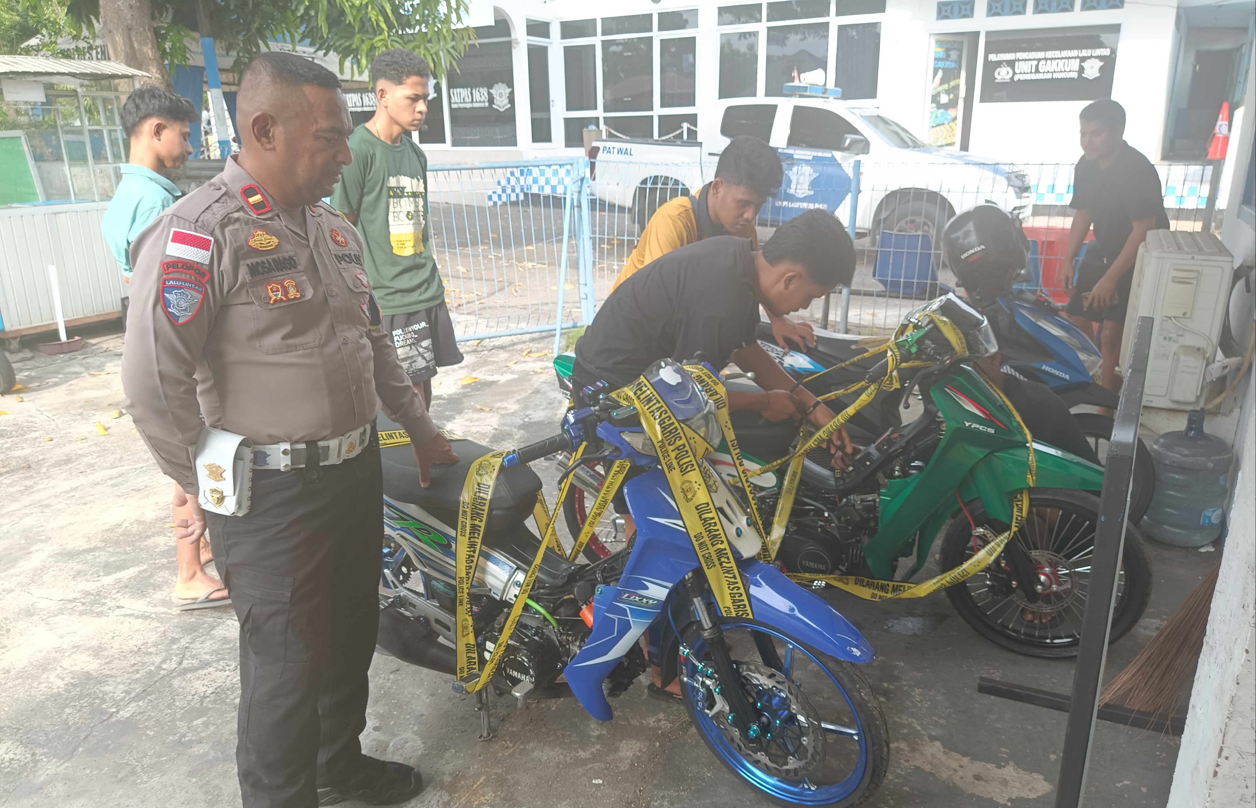 Sat Lantas Polres Ende Dan SPKT Ringkus  Empat Orang  Pemotor Yang Hendak Balap Liar