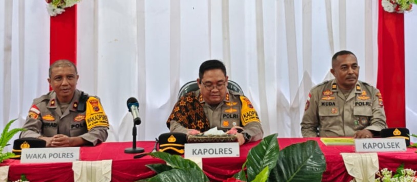 Kunker Ke Polsek Ndona,  Kapolres Ende Ingatkan Anggota  Layani Masyarakat Dengan Hati