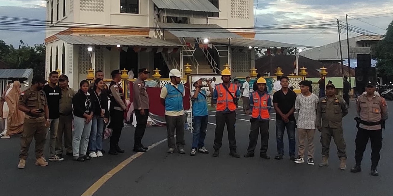 Kabag Ops Polres Ende Pimpin Pengamanan Sholat Ied Di Mesjid Babussalam Kota Ratu