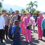 Kunker Di Ende, Kapolda Irjen Rudi Darmoko Dan Rombongan Disambut Tarian Wanda Pala