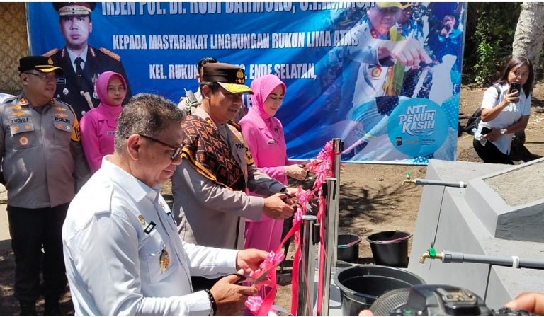 Kapolda NTT Resmikan  Sumur Bor Bantuan Untuk Warga Kelurahan Rukun 5 Ende Selatan, Tokoh Masyarakat Sampaikan Terimakasih. 