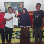 Bhabinkamtibmas Kotaraja Polres Ende Berhasil Selesaikan Kasus Kerabat yang Bertikai Dengan Restorative Juctice 