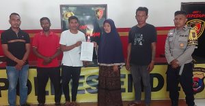Bhabinkamtibmas Kotaraja Polres Ende Berhasil Selesaikan Kasus Kerabat yang Bertikai Dengan Restorative Juctice 