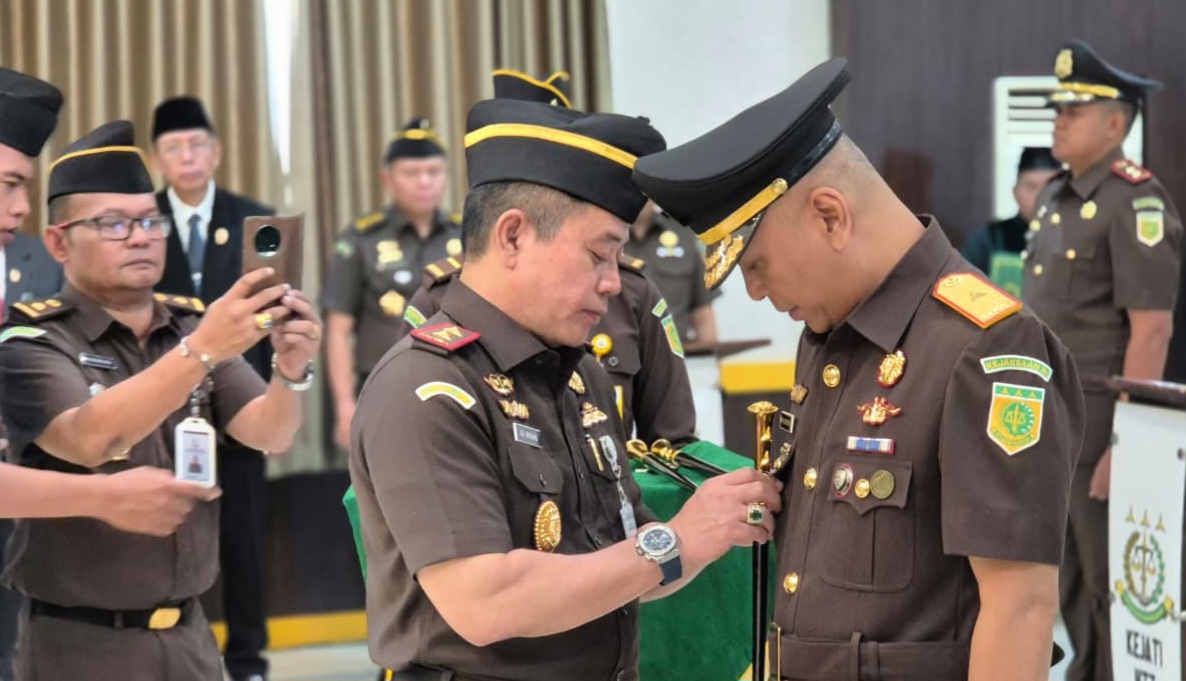  Dr Subagio Gigih Wijaya SH.MH Resmi Jabat Kejari Ende, Di Lantik Oleh Kejati NTT  Bersama Wakajati Dan Tiga Kejari Lainnya Di Kupang 